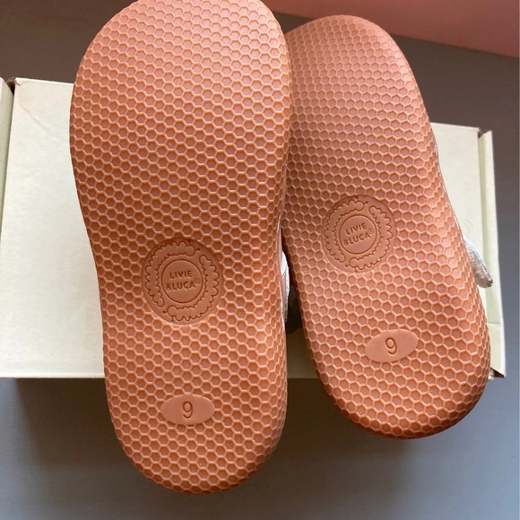 NEW Livie and Luca Serena 9 - Picture 3 of 5